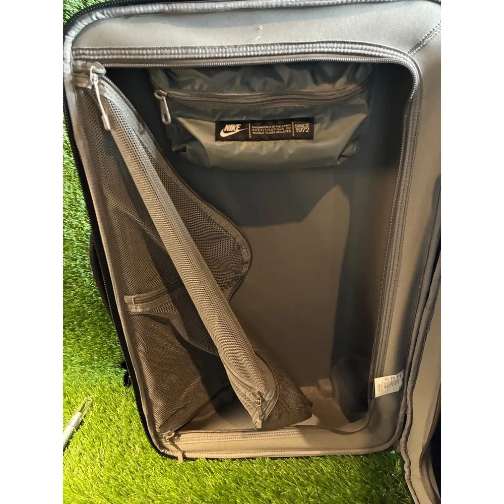 Nike FIFTYONE49 Cabin Roller Bag Wheeled Suitcase Rio 2016 Olympics Team USA